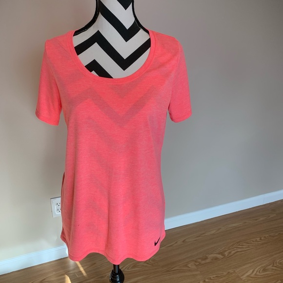 Nike ladies large top - Picture 2 of 5